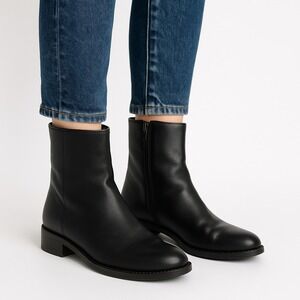 Frye Campus Womens Ankle Boots 7B Black Leather Zip Round Toe Minimalist